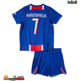 Camisa de Futebol Paris Saint-Germain Khvicha Kvaratskhelia #7 Equipamento Principal Infantil 2026-27 Manga Curta (+ Calças curtas)